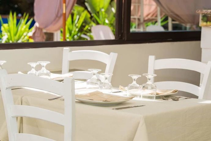 Imagen del bar/restaurante del Hotel Villa Costes Gallipoli. Foto 5