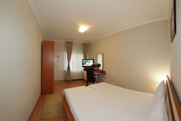 Imagen de la habitación del Hotel Villa Cristian. Foto 5