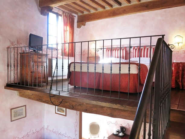 Imagen de la habitación del Hotel Villa Curina Resort. Foto 13