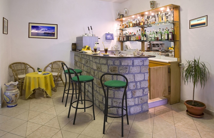 Imagen del bar/restaurante del Hotel Villa D'Orta. Foto 2