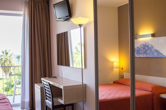 Imagen general del Hotel Villa D'amato. Foto 15