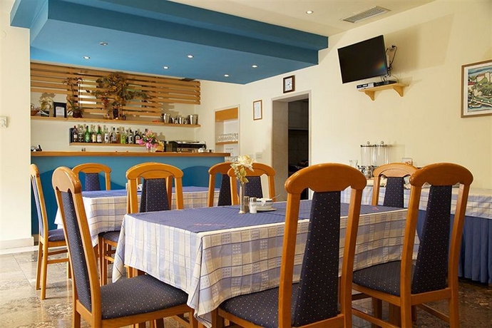 Imagen del bar/restaurante del Hotel Villa Daniela. Foto 2