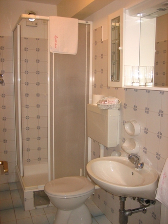 Imagen de la habitación del Hotel Villa Daniela. Foto 10