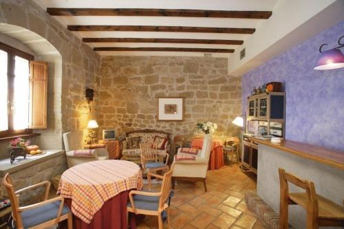 Imagen del bar/restaurante del Hotel Villa De Abalos. Foto 5