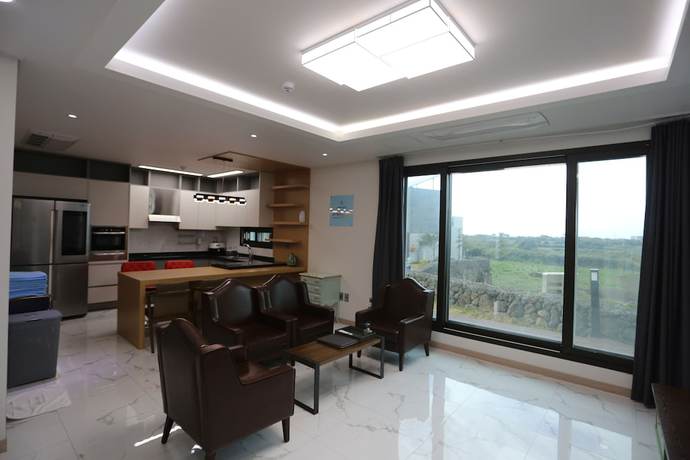 Imagen de la habitación del Hotel Villa De Alliance. Foto 7