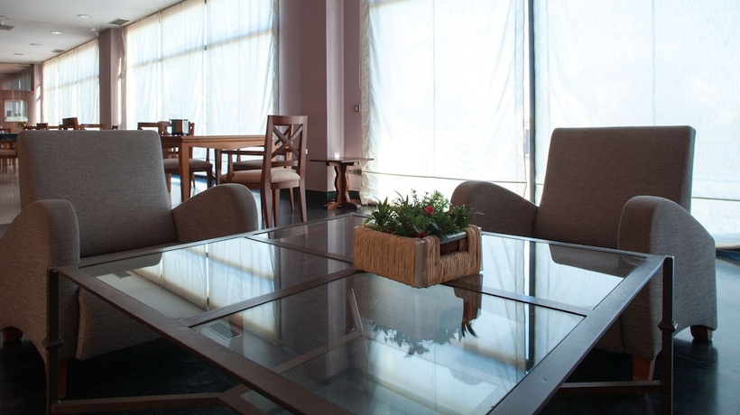 Imagen del bar/restaurante del Hotel Villa De Almazán. Foto 8