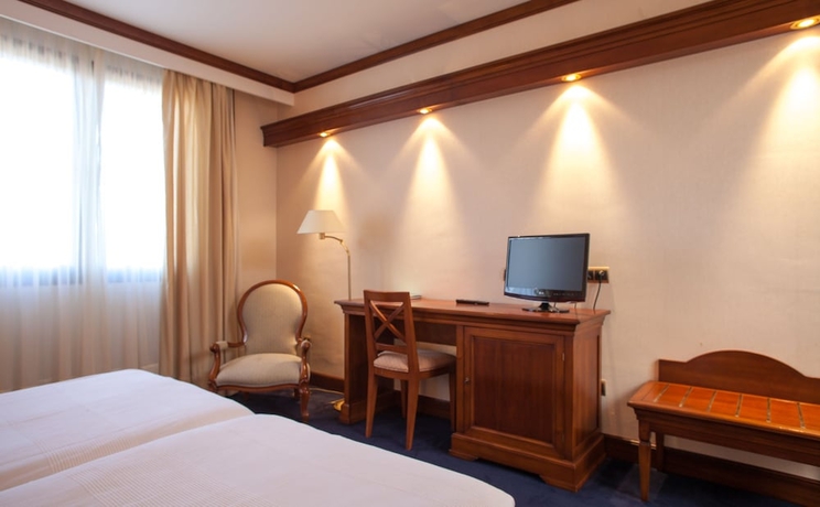 Imagen de la habitación del Hotel Villa De Almazán. Foto 13