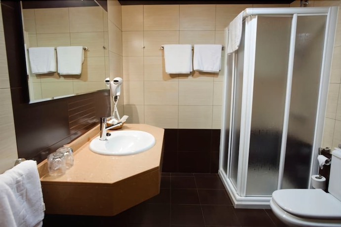 Imagen de la habitación del Hotel Villa De Andosilla. Foto 8