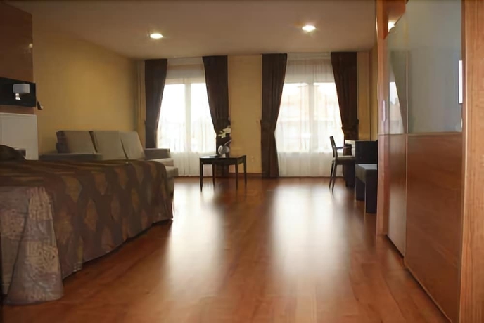 Imagen de la habitación del Hotel Villa De Andosilla. Foto 9