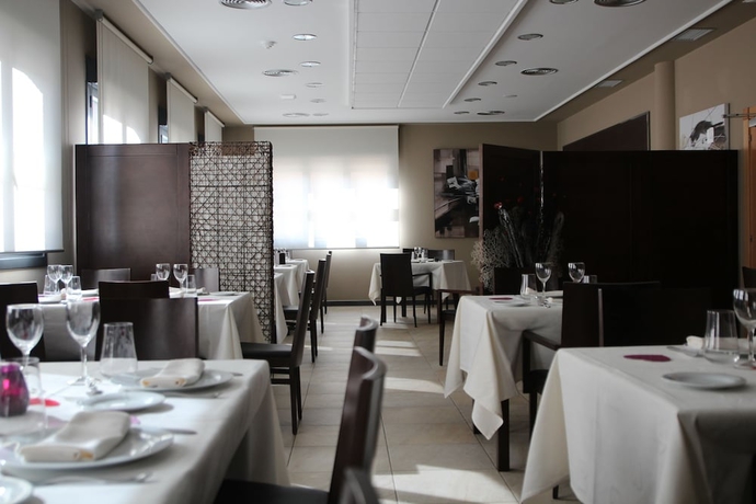 Imagen del bar/restaurante del Hotel Villa De Andosilla. Foto 5