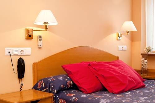 Imagen general del Hotel Villa De Ayerbe. Foto 9