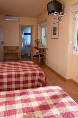 Imagen general del Hotel Villa De Ayerbe. Foto 15