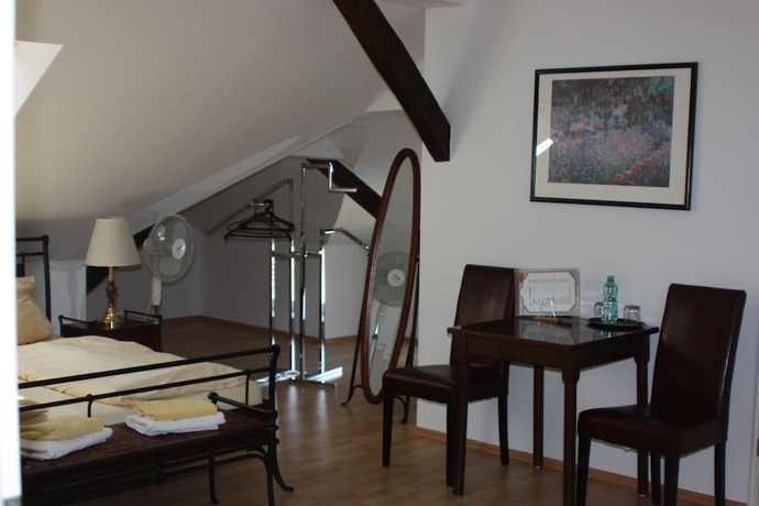 Imagen de la habitación del Hotel Villa De Baron. Foto 10