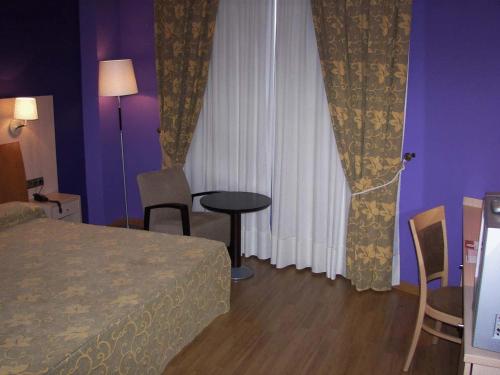 Imagen de la habitación del Hotel Villa De Benavente. Foto 7