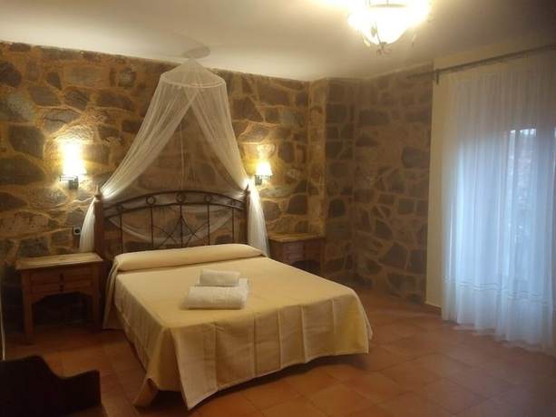 Imagen de la habitación del Hotel Villa De Berzocana. Foto 6