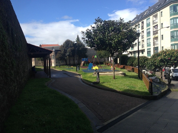 Imagen de los exteriores del Hotel Villa De Betanzos. Foto 10