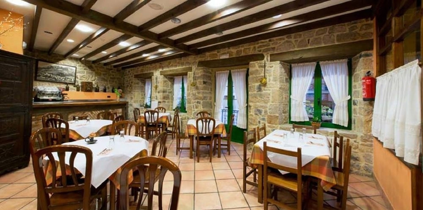 Imagen del bar/restaurante del Hotel Villa De Cabrales, Cabrales. Foto 4