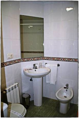 Imagen de la habitación del Hotel Villa De Colunga. Foto 3