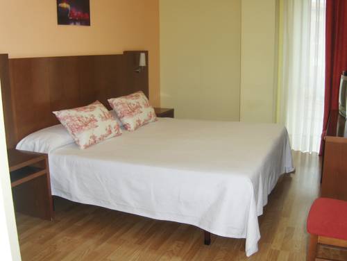 Imagen de la habitación del Hotel Villa De Colunga. Foto 6