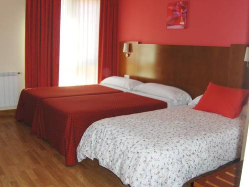 Imagen de la habitación del Hotel Villa De Colunga. Foto 7