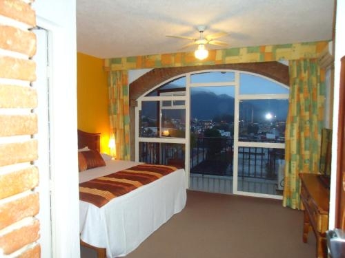 Imagen de la habitación del Hotel Villa De Cortez. Foto 7