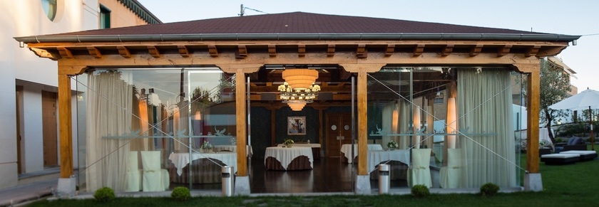 Imagen de los exteriores del Hotel Villa De Ferias. Foto 10