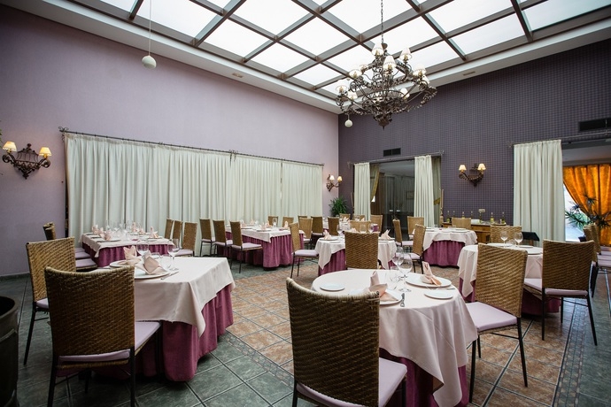 Imagen del bar/restaurante del Hotel Villa De Ferias. Foto 4