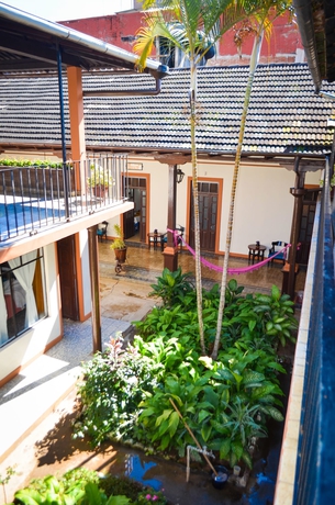 Imagen de los exteriores del Hotel Villa De Flores. Foto 10