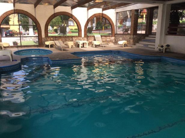 Imagen de la piscina del Hotel Villa De La Plata. Foto 12