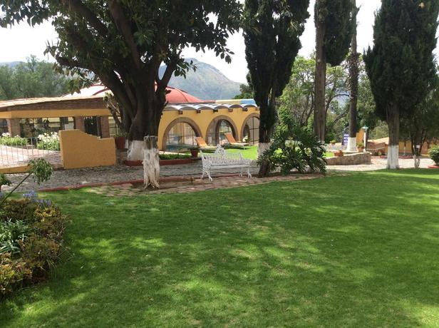 Imagen de los exteriores del Hotel Villa De La Plata. Foto 8