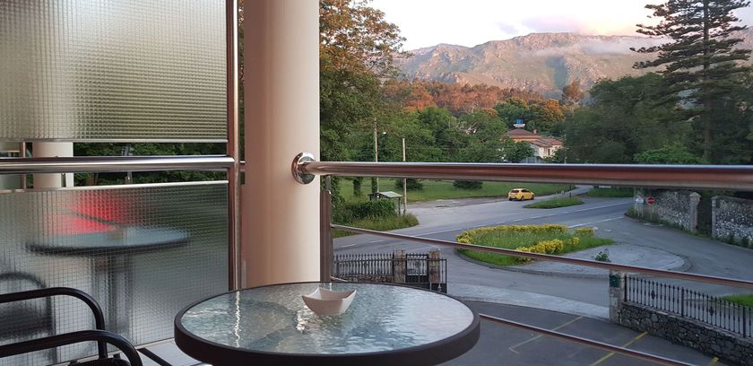 Imagen de la habitación del Hotel Villa De Llanes. Foto 11