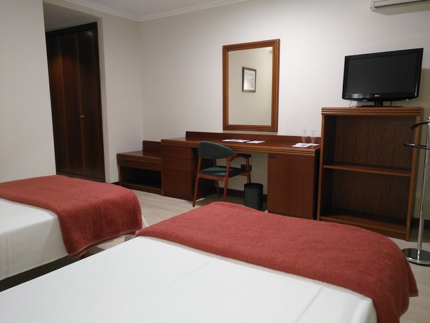 Imagen de la habitación del Hotel Villa De Marin. Foto 4