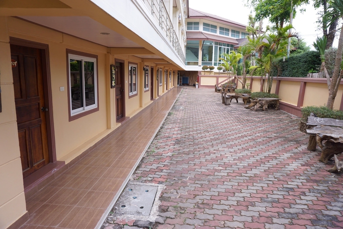 Imagen de los exteriores del Hotel Villa De Panta. Foto 13