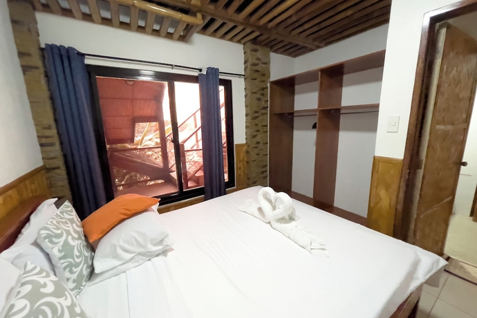 Imagen de la habitación del Hotel Villa De Pico Highland Beach Resort. Foto 5