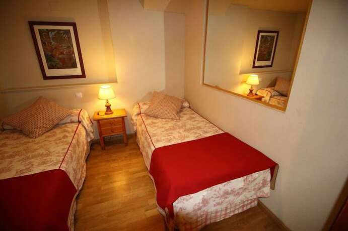 Imagen de la habitación del Hotel Villa De Sallent 3. Foto 16