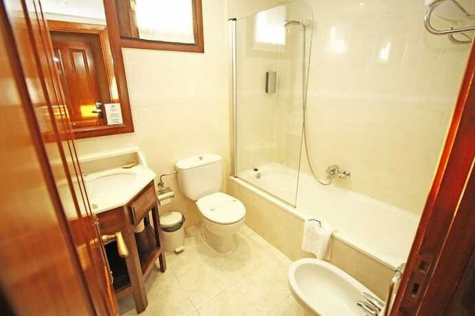 Imagen de la habitación del Hotel Villa De Sallent 3. Foto 17