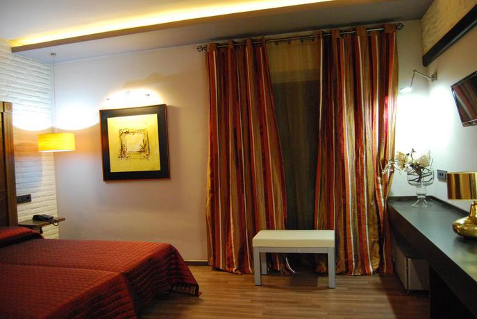 Imagen general del Hotel Villa De Setenil. Foto 15