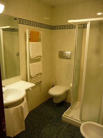 Imagen de la habitación del Hotel Villa Dei Bosconi. Foto 8