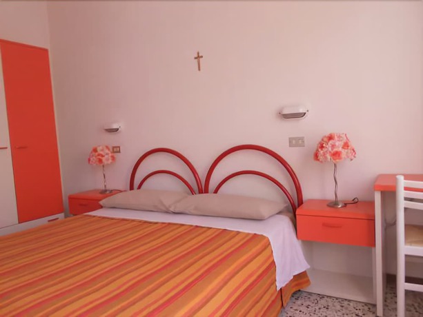 Imagen de la habitación del Hotel Villa Dei Platani. Foto 7