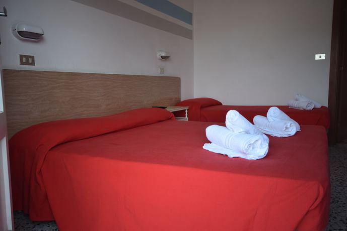 Imagen de la habitación del Hotel Villa Dei Platani. Foto 11