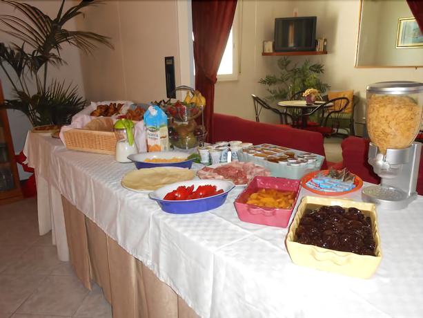 Imagen del bar/restaurante del Hotel Villa Dei Platani. Foto 6