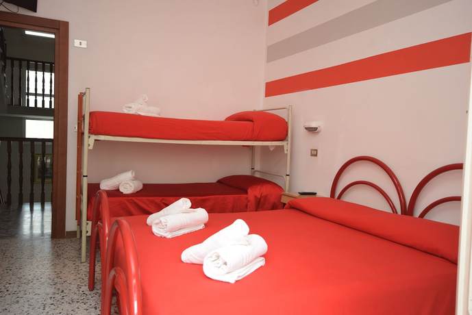 Imagen de la habitación del Hotel Villa Dei Platani. Foto 15
