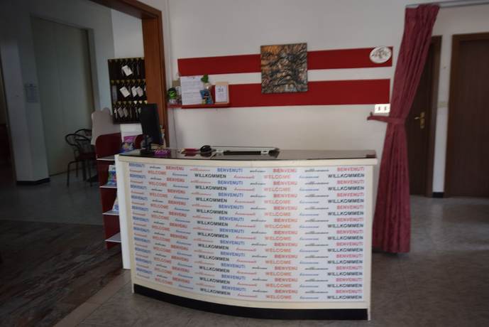 Imagen de los interiores del Hotel Villa Dei Platani. Foto 20