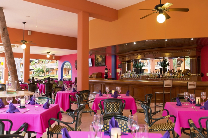 Imagen del bar/restaurante del Hotel Villa Del Mar Resort & Spa. Foto 16