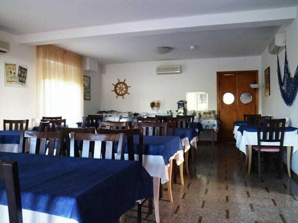 Imagen del bar/restaurante del Hotel Villa Del Mare, Senigallia. Foto 26