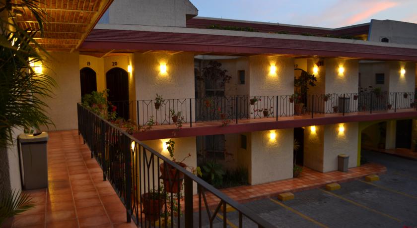 Imagen de los exteriores del Hotel Villa Del Sol, Guadalajara. Foto 5