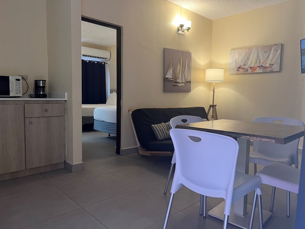 Imagen de la habitación del Hotel Villa Del Sol, Isla Verde. Foto 5