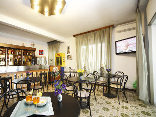 Imagen del bar/restaurante del Hotel Villa Del Sole, Rimini. Foto 3