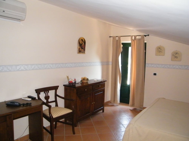 Imagen de la habitación del Hotel Villa Delle Meraviglie. Foto 12