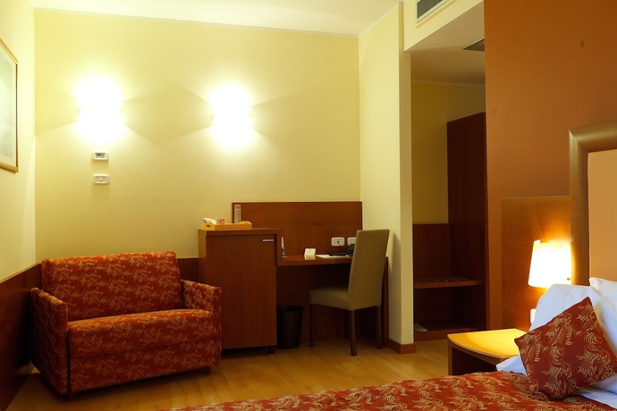 Imagen de la habitación del Hotel Villa Delle Rose, Aeropuerto de Milán-Malpensa. Foto 6